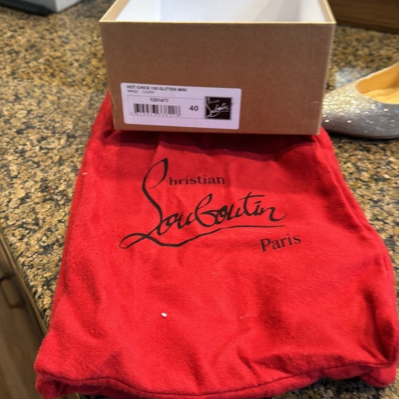 Christian Louboutin size 40 hot chick 100 glitter mini, worn 1 time for pictures - Picture 2 of 3